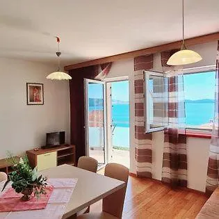 Guest house Gizela Seget Donji