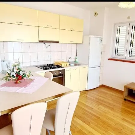 Gizela Guest house Seget Donji